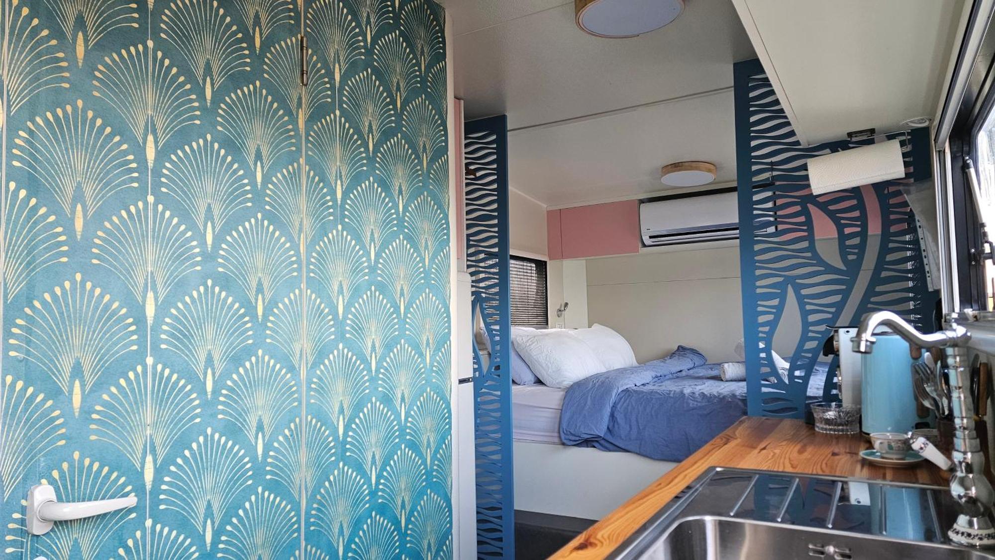 הבונים Cozy Seaview Glamping Caravan מראה חיצוני תמונה