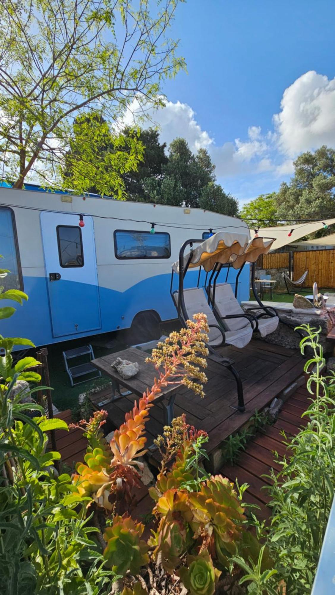 הבונים Cozy Seaview Glamping Caravan מראה חיצוני תמונה